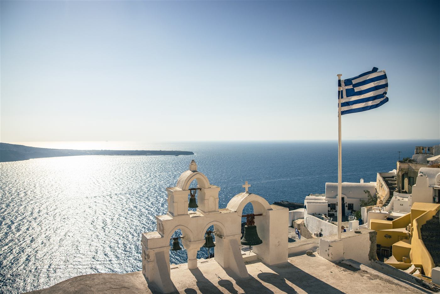 Griekse vlag boven Santorini